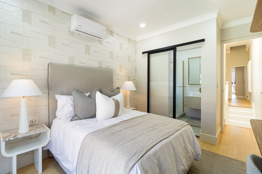 4 Bedroom Property for Sale in Oranjezicht Western Cape